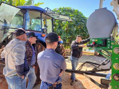 Tecnologia no campo: Coprossel e Atomizer entregam equipamento para aplicação de biológicos em Porto Barreiro